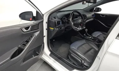 Hyundai Ioniq 2017, 139876 км, за 6544.16 USD - фото 10