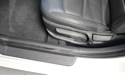 Hyundai Ioniq 2017, 139876 км, за 6544.16 USD - фото 29