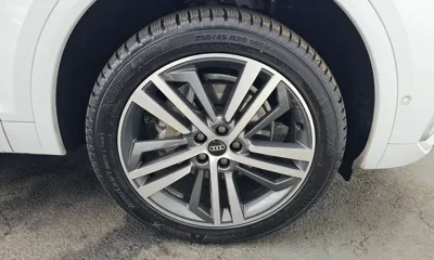 Audi Q5 2021, 81487 км, за 25569.87 USD