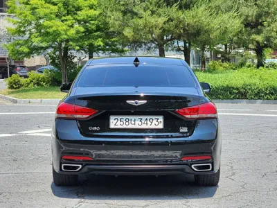 Hyundai Genesis 2016, 162000 км, за 6904.53 USD