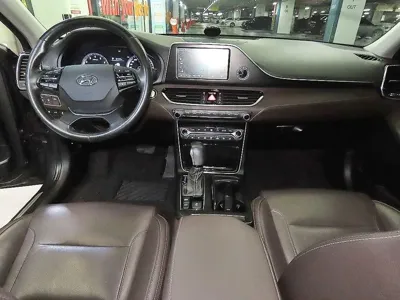 Hyundai Grandeur 2018, 118012 км, за 7739.27 USD - фото 7