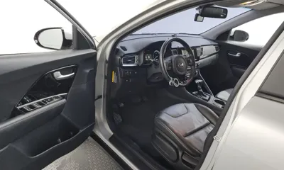 Kia Niro 2017, 93813 км, за 7752.45 USD - фото 10