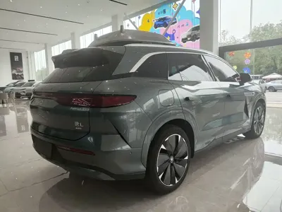 BYD 唐L 2025, 10400 км, за 27276.09 USD