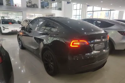 Tesla Model Y 2021, 86600 км, за 23187 USD