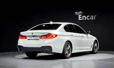 BMW 5-Series 2018, 104675 км, за 15091.24 USD