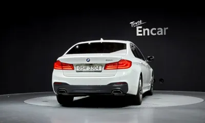 BMW 5-Series 2018, 104675 км, за 15091.24 USD