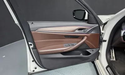 BMW 5-Series 2018, 104675 км, за 15091.24 USD - фото 24