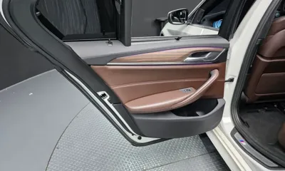 BMW 5-Series 2018, 104675 км, за 15091.24 USD - фото 25