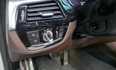 BMW 5-Series 2018, 104675 км, за 15091.24 USD - фото 29