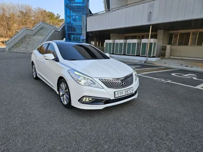 Hyundai Grandeur 2016, 133108 км, за 7866.21 USD
