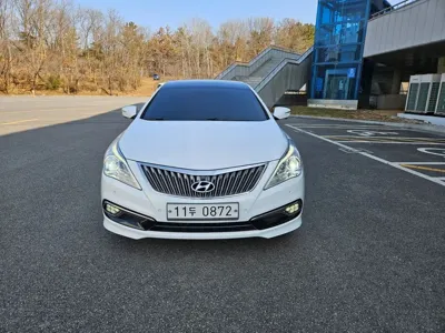 Hyundai Grandeur 2016, 133108 км, за 7866.21 USD