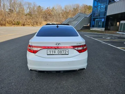 Hyundai Grandeur 2016, 133108 км, за 7866.21 USD