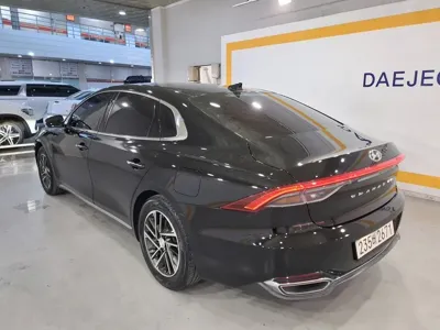 Hyundai Grandeur 2022, 57600 км, за 14267.11 USD