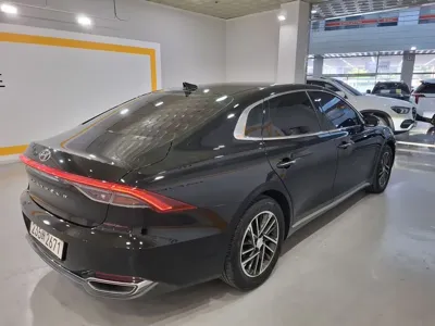 Hyundai Grandeur 2022, 57600 км, за 14267.11 USD - фото 6
