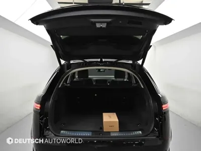 Land Rover Range Rover Velar 2025, 15300 км, за 51977.67 USD - фото 19