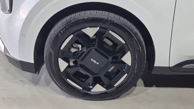 Kia Canival 2025, 5723 км, за 28423.26 USD