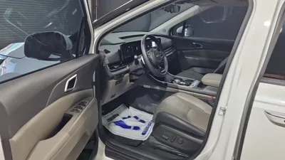 Kia Canival 2025, 5723 км, за 28423.26 USD - фото 8