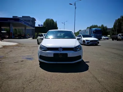 Volkswagen Polo 2016, 130000 км, за 3825.71 USD