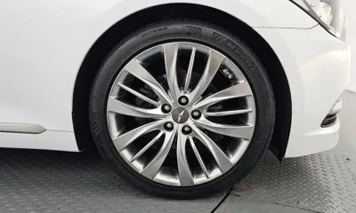 Hyundai Genesis 2016, 124657 км, за 8124.01 USD
