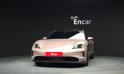 Porsche Taycan 2025, 9958 км, за 91856.73 USD