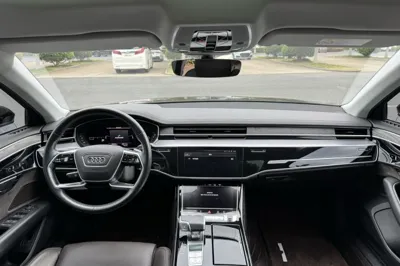 Audi A8 2022, 38600 км, за 61472 USD - фото 12
