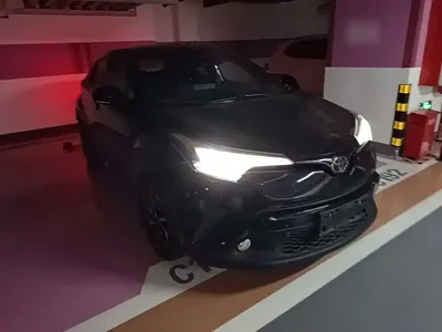 Toyota C-HR 2020, 126500 км, за 8725.55 USD