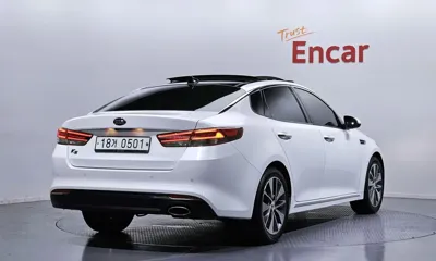 Kia K5 2016, 122270 км, за 7752.45 USD