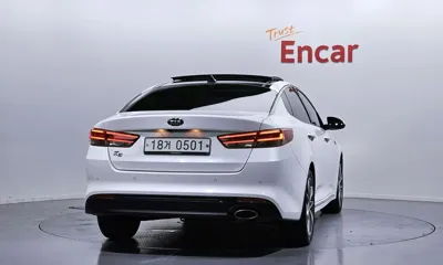 Kia K5 2016, 122270 км, за 7752.45 USD