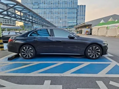 Mercedes-Benz E-Class 2025, 25350 км, за 44236.31 USD