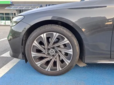 Mercedes-Benz E-Class 2025, 25350 км, за 44236.31 USD