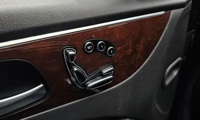 Hyundai Equus 2015, 128518 км, за 5185.77 USD - фото 28
