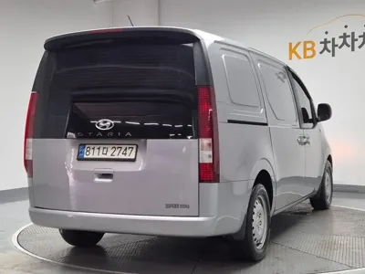 Hyundai Staria 2022, 231000 км, за 8775.92 USD