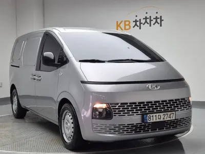 Hyundai Staria 2022, 231000 км, за 8775.92 USD