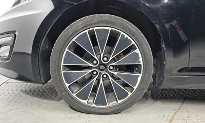Kia K5 2011, 244292 км, за 1903.64 USD