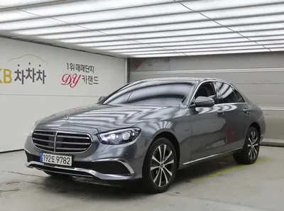 Mercedes-Benz E-Class · 2021 год
