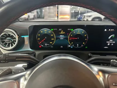 Mercedes-Benz CLA-Class 2023, 32990 км, за 25768.08 USD - фото 8