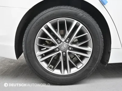 Hyundai Grandeur 2018, 45877 км, за 11171.35 USD