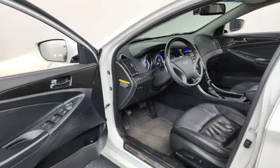 Hyundai Sonata 2012, 167896 км, за 2290.93 USD - фото 10