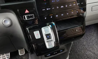 Hyundai Staria 2022, 71639 км, за 21788.06 USD - фото 9