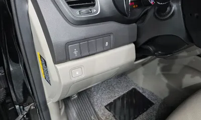 Kia Canival 2018, 159778 км, за 5244.85 USD - фото 17