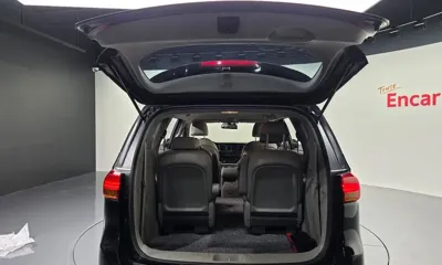 Kia Canival 2018, 159778 км, за 5244.85 USD - фото 33