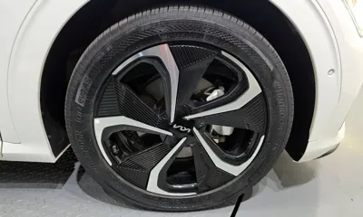 Kia EV6 2023, 71633 км, за 23778.51 USD - фото 21