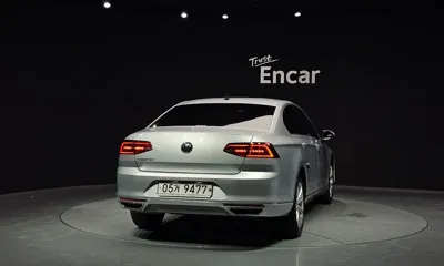 Volkswagen Passat 2018, 48714 км, за 11916.39 USD