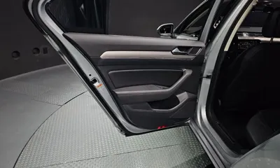 Volkswagen Passat 2018, 48714 км, за 11916.39 USD - фото 25