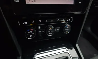 Volkswagen Passat 2018, 48714 км, за 11916.39 USD - фото 28