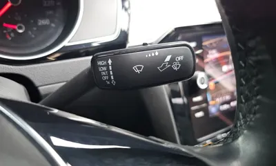 Volkswagen Passat 2018, 48714 км, за 11916.39 USD - фото 29