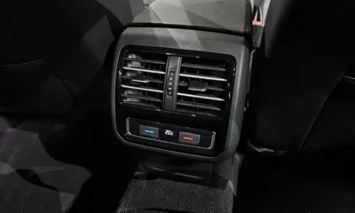 Volkswagen Passat 2018, 48714 км, за 11916.39 USD - фото 31