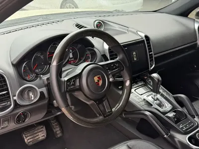 Porsche Cayenne 2017, 139000 км, за 23513.38 USD - фото 10