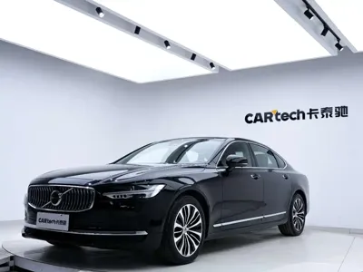 Volvo S90 2023, 42300 км, за 24238.93 USD