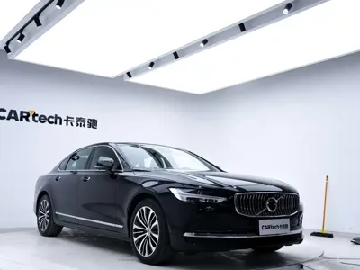 Volvo S90 2023, 42300 км, за 24238.93 USD